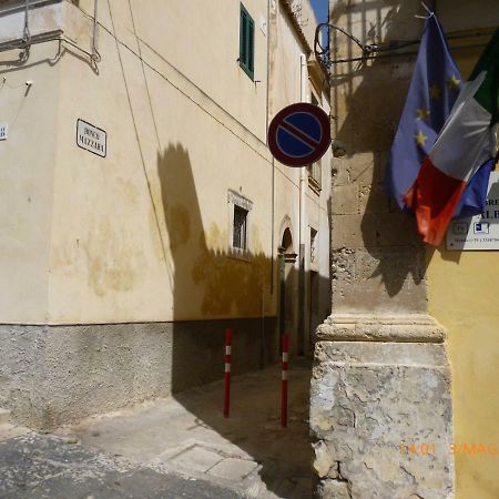 Bed & Breakfast Alba Noto Exteriör bild